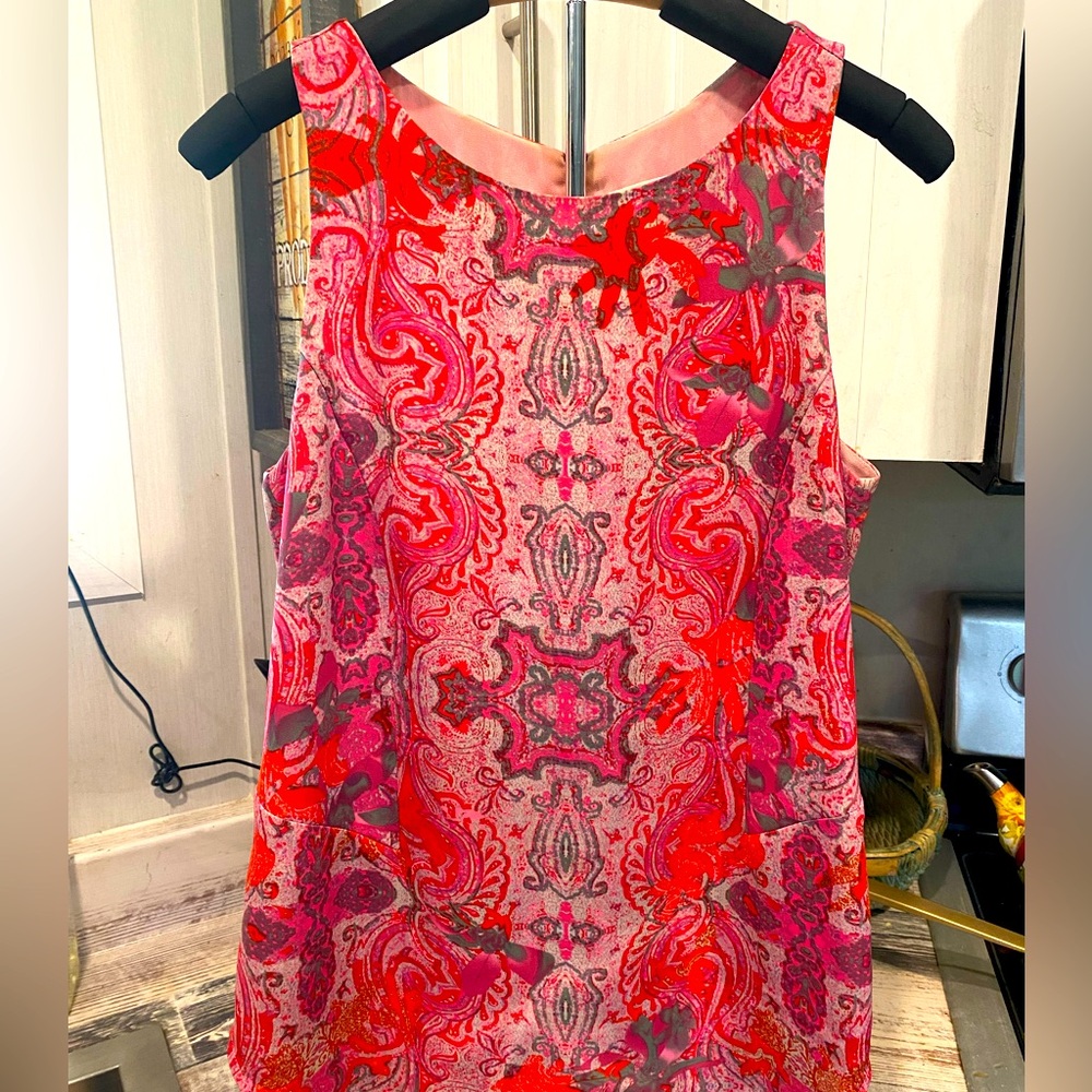 CAbi Pink Paisley Print Jubilee Tank Sleeveless Blouse Back Zip Size Small Lined